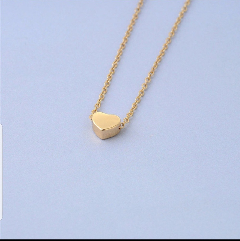 Dainty Gold Heart Pendant Necklace